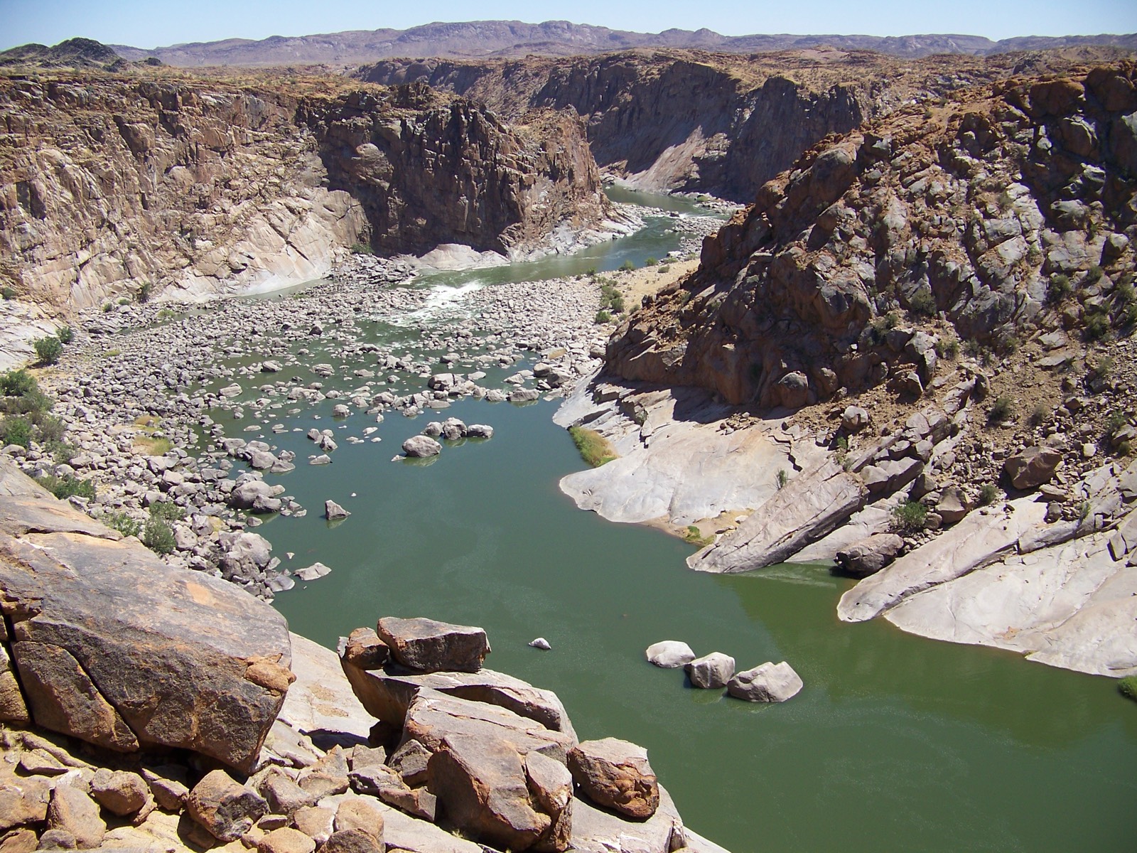 View over the Orange River gorge at Oranjekom, Augrabies